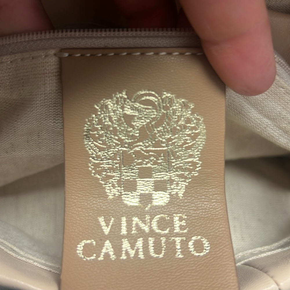 New Inside Vince Camuto Cream Ivory Leather crossbody handheld gold chain o/pokt